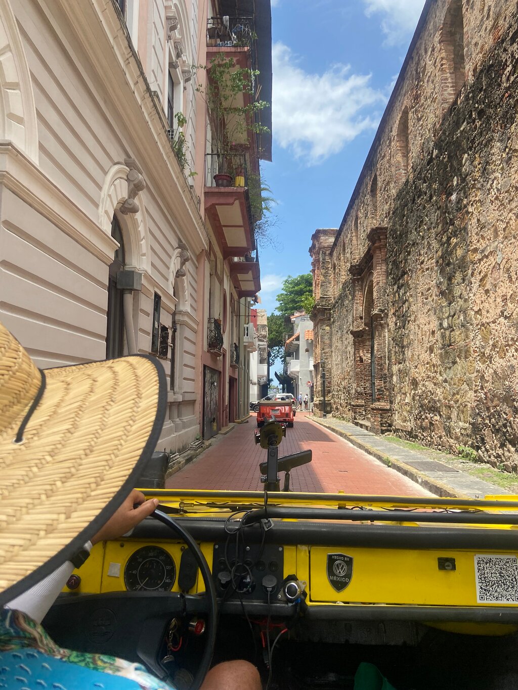 VW Safari tour in Panama City with Tomi Tours